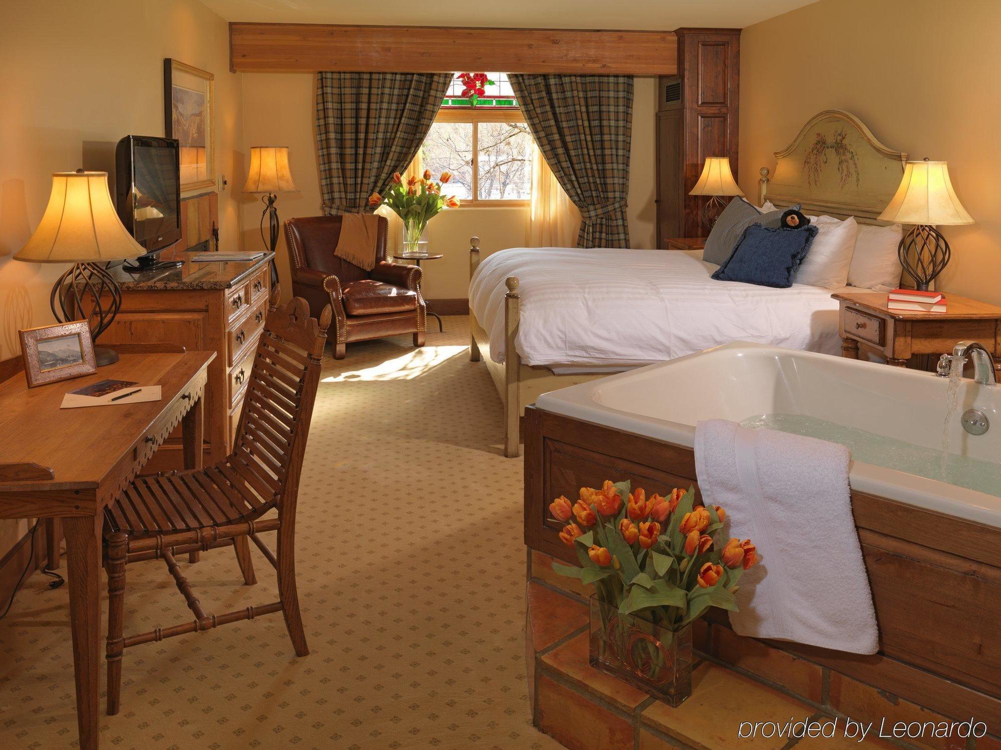 The Rusty Parrot Lodge And Spa Jackson Room photo